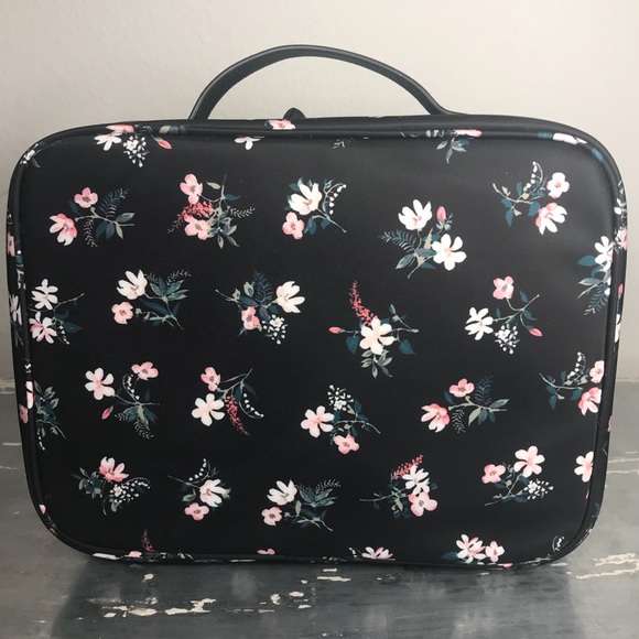 Last one! Kate Spade travel cosmetics/toiletry bag - Picture 3 of 7
